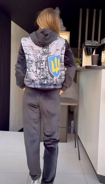 Жіночий теплий спортивний костюм велюр подвійний колір чорний принт Тризуб 1818792 фото