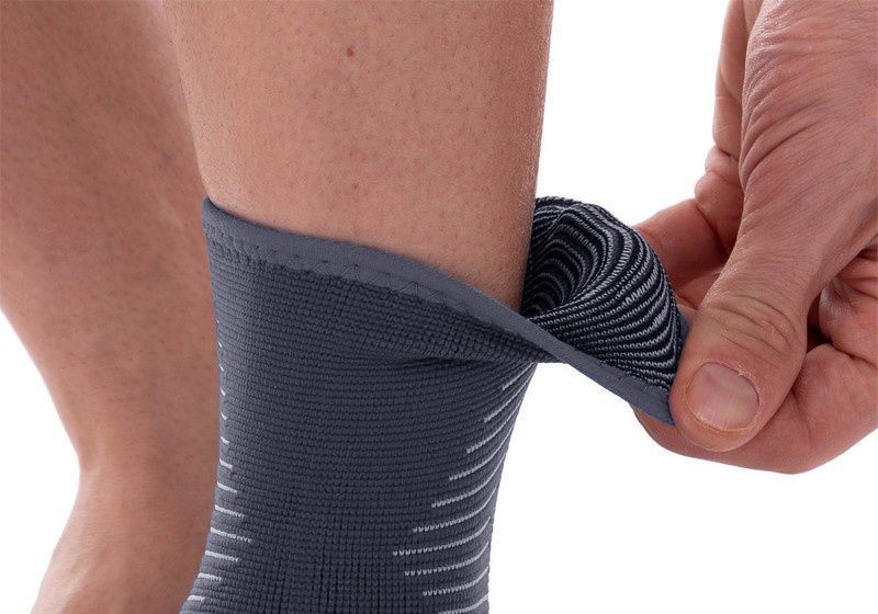 Бандаж для голеностопа фиксатор эластичный размер L-XL EasyFit 2124673 фото